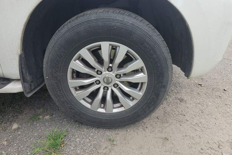 Used Nissan Patrol  Right Front Wheel Hub