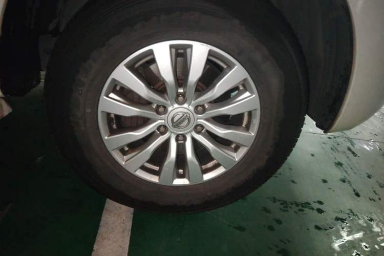 Used Nissan Patrol  Right Front Wheel Hub