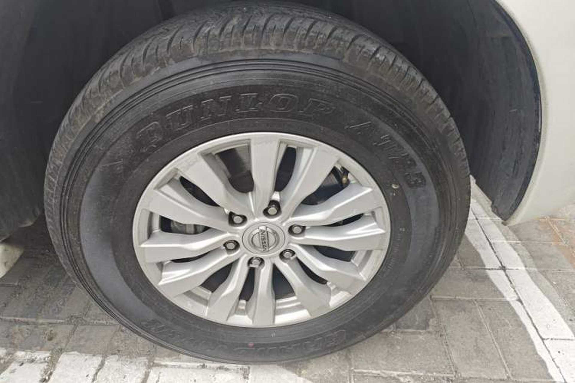 Used Nissan Patrol  Right Front Wheel Hub