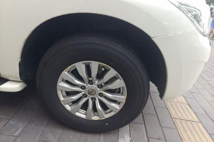 Used Nissan Patrol  Right Front Wheel Hub
