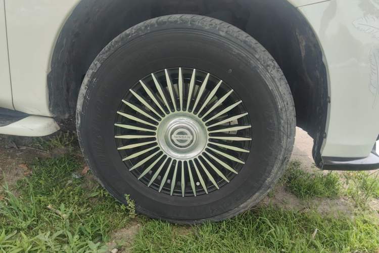 Used Nissan Patrol  Right Front Wheel Hub