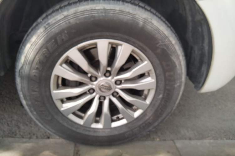 Used Nissan Patrol  Right Front Wheel Hub
