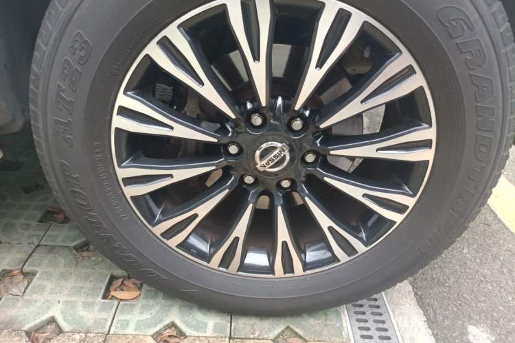 Used Nissan Patrol 2017 Y62 4.0L SE-T2 BOSE – Middle East Right Front Wheel Hub