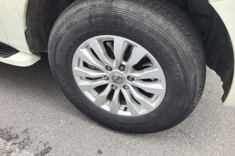 Used Nissan Patrol  Right Front Wheel Hub