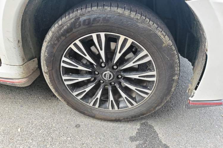 Used Nissan Patrol  Right Front Wheel Hub