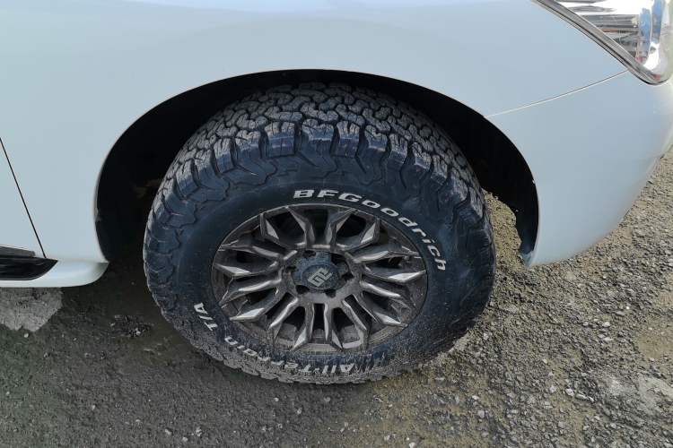 Used Nissan Patrol  Right Front Wheel Hub
