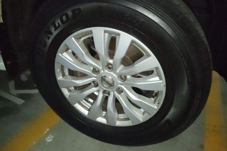 Used Nissan Patrol  Right Front Wheel Hub