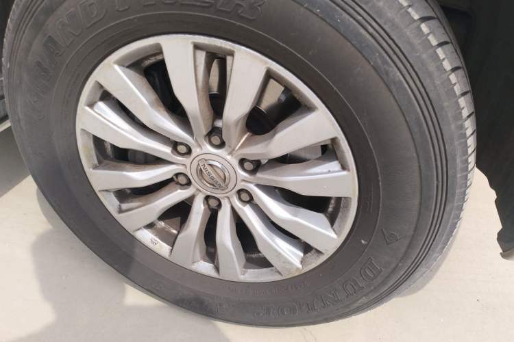Used Nissan Patrol  Right Front Wheel Hub