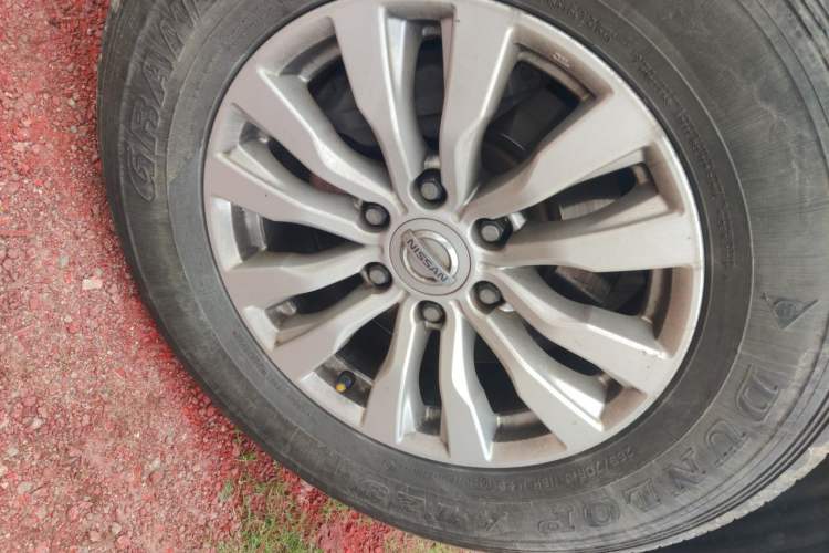 Used Nissan Patrol  Right Front Wheel Hub