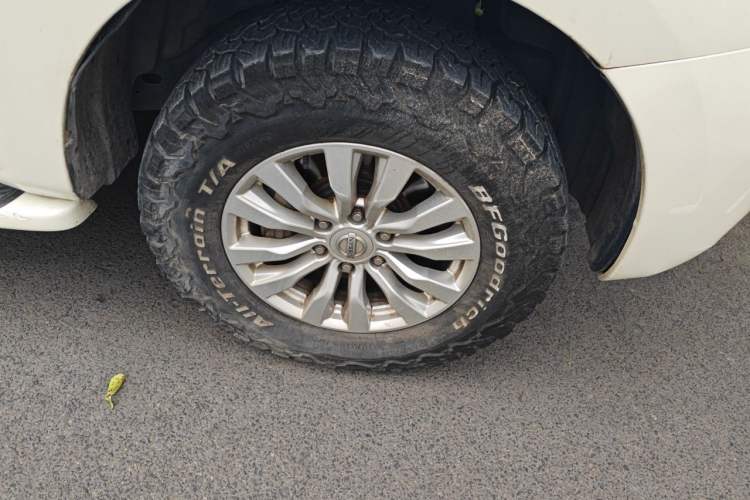 Used Nissan Patrol  Right Front Wheel Hub