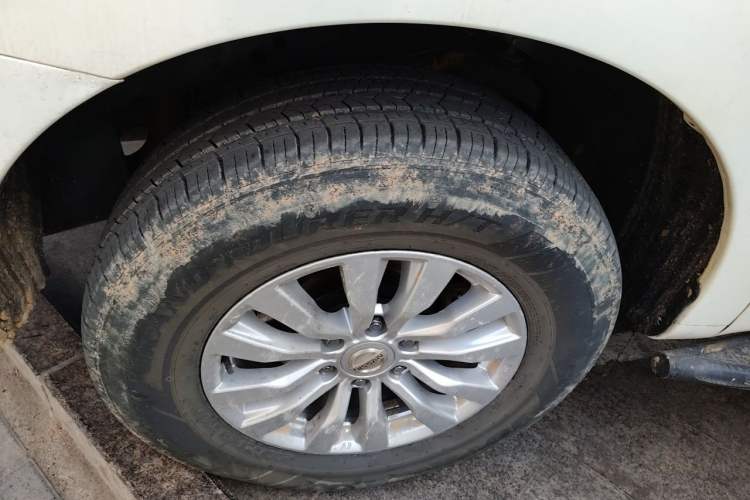 Used Nissan Patrol 2017 4.0L XE Middle East Version Right Front Wheel Hub