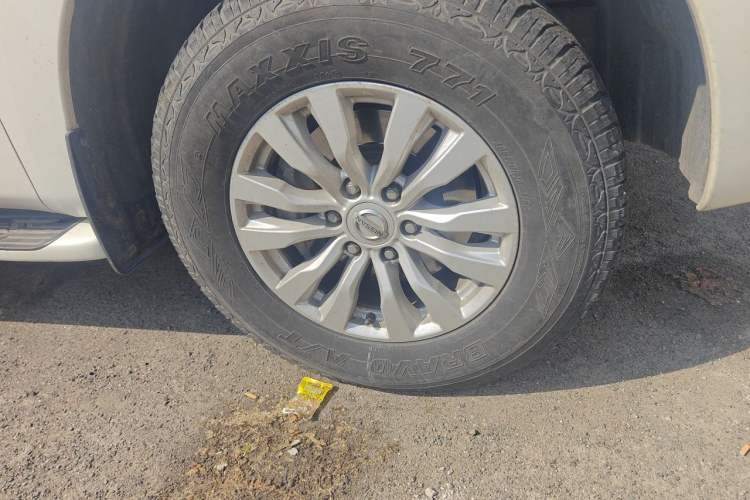 Used Nissan Patrol  Right Front Wheel Hub