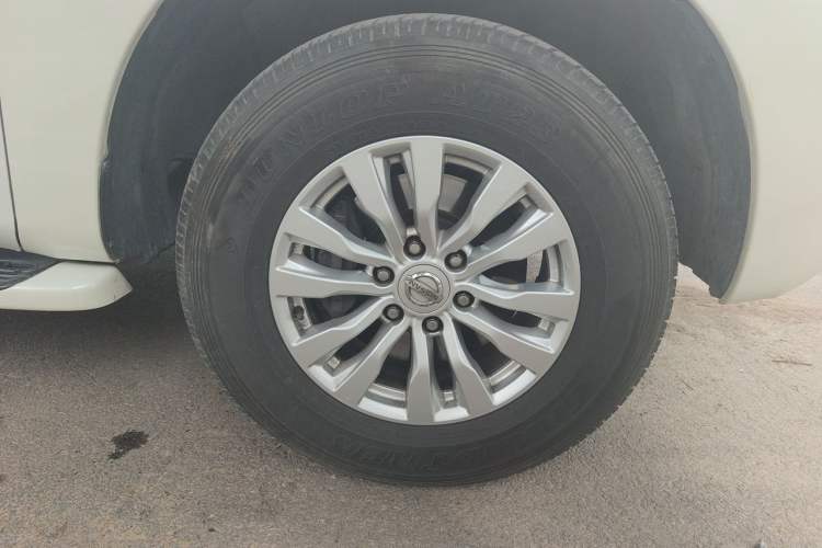 Used Nissan Patrol  Right Front Wheel Hub