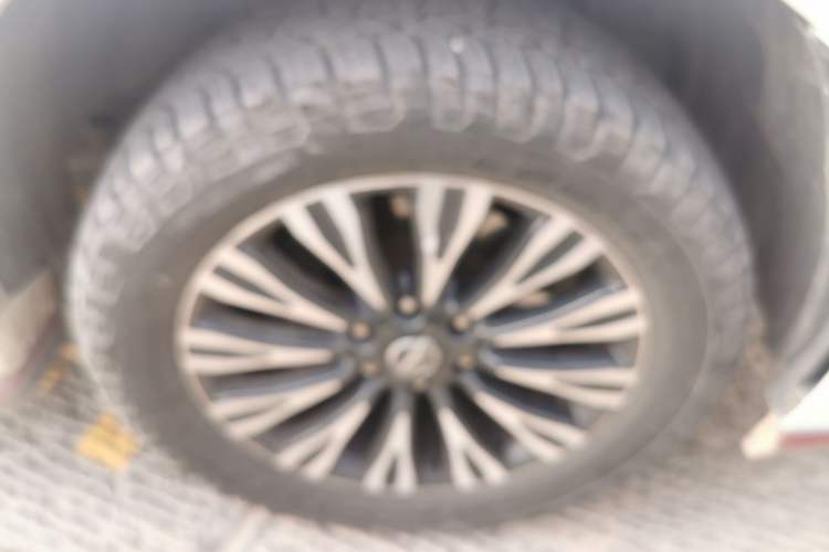 Used Nissan Patrol  Right Front Wheel Hub