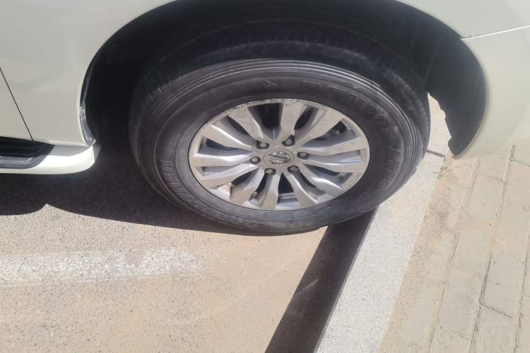Used Nissan Patrol  Right Front Wheel Hub