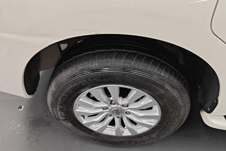 Used Nissan Patrol 2017 4.0L XE Middle East Version Right Rear Wheel Hub