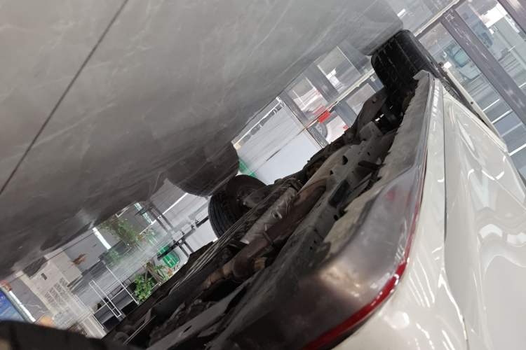 Used Nissan Patrol 2017 Y62 4.0L LE Middle East Edition Right Side Sill