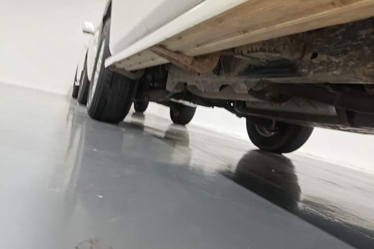 Used Nissan Patrol 2017 4.0L SE U.S.-Spec Version Right Side Sill