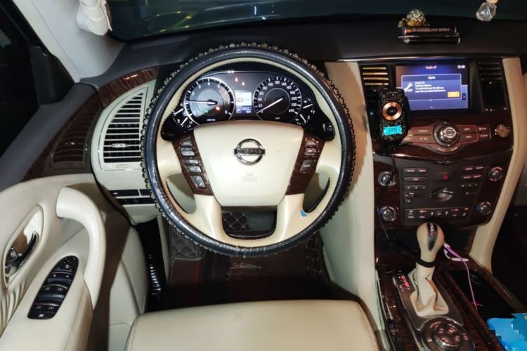 Used Nissan Patrol 2017 4.0L SE U.S.-Spec Version Steering Wheel