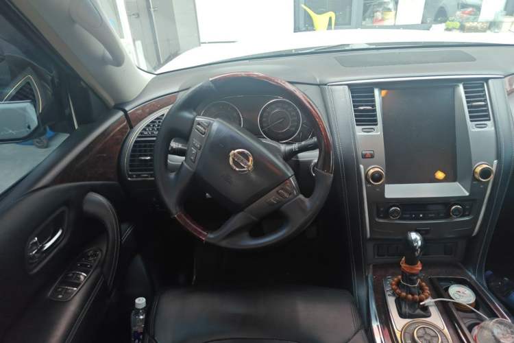 Used Nissan Patrol 2017 4.0L SE U.S.-Spec Version Steering Wheel