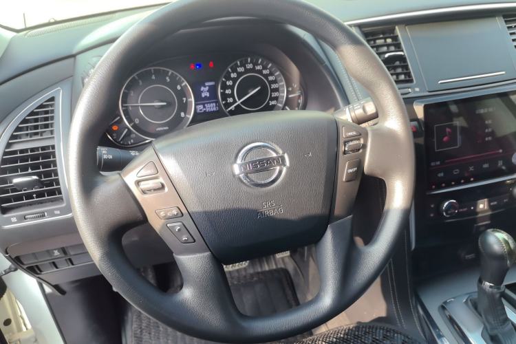 Used Nissan Patrol 2017 4.0L SE U.S.-Spec Version Steering Wheel