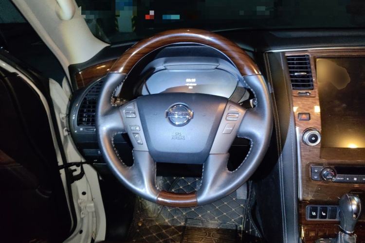 Used Nissan Patrol 2017 4.0L XE Middle East Version Steering Wheel