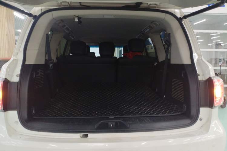 Used Nissan Patrol 2017 4.0L SE U.S.-Spec Version Trunk