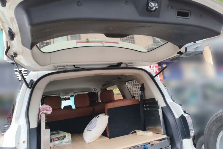 Used Nissan Patrol 2017 4.0L XE Middle East Version Trunk