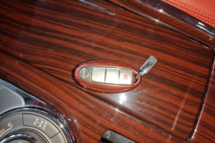 Used Nissan Patrol 2017 Y62 4.0L LE Middle East Edition Vehicle Key