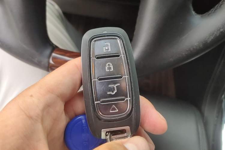 Used Nissan Patrol  Vehicle Key