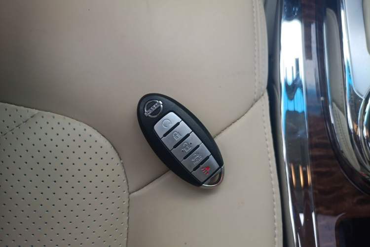 Used Nissan Patrol 2017 Y62 4.0L SE-T2 BOSE – Middle East Vehicle Key