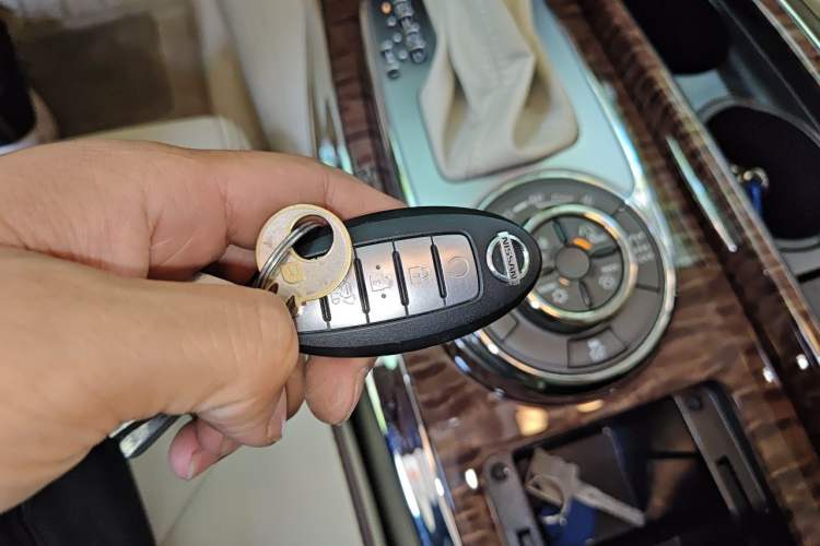 Used Nissan Patrol 2017 Y62 4.0L SE-T2 BOSE – Middle East Vehicle Key