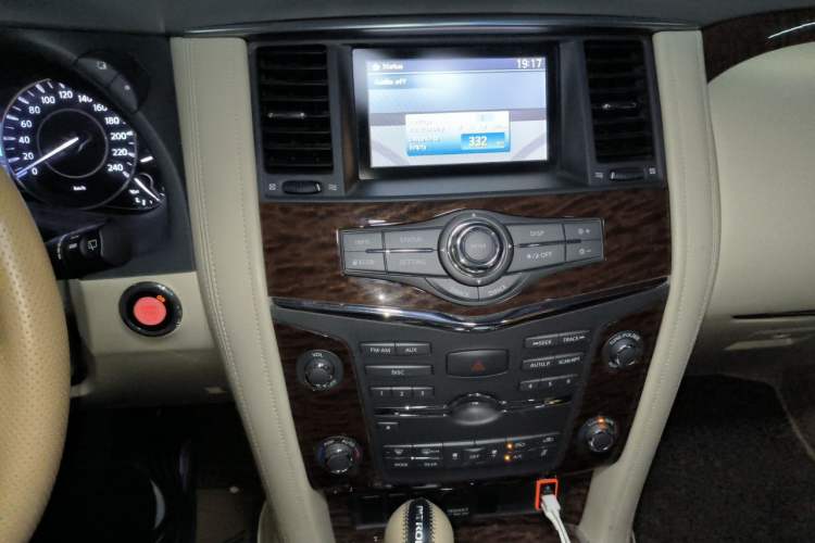 Used Nissan Patrol  Audio And AC Panel