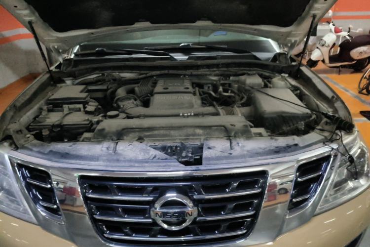 Used Nissan Patrol  Engine Bay