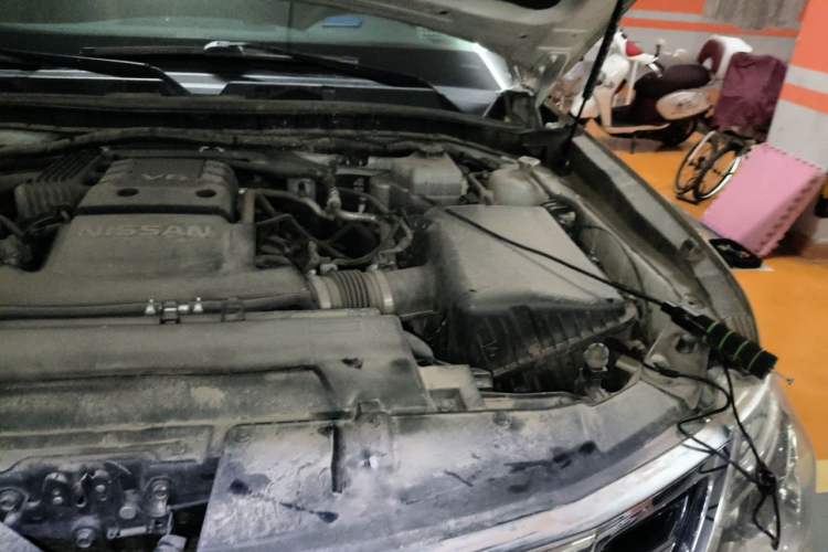 Used Nissan Patrol  Engine Bay Left