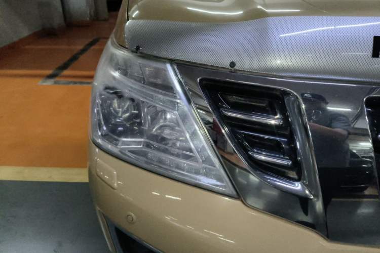 Used Nissan Patrol  Right Front Headlight