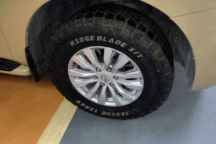 Used Nissan Patrol  Right Front Wheel Hub
