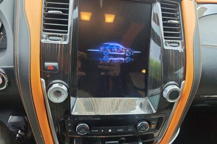 Used Nissan Patrol 2018 4.0L LinkedIn Edition Audio And AC Panel
