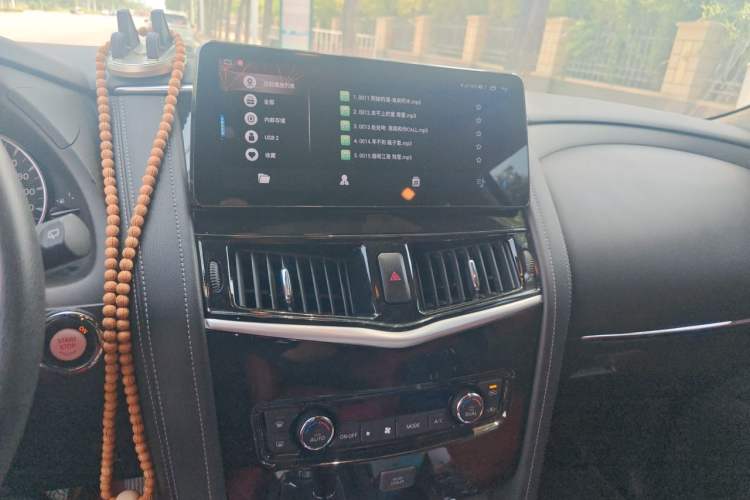 Used Nissan Patrol 2018 4.0L LinkedIn Edition Audio And AC Panel
