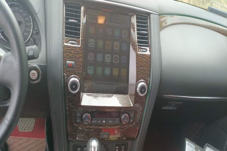 Used Nissan Patrol 2018 4.0L LinkedIn Edition Audio And AC Panel