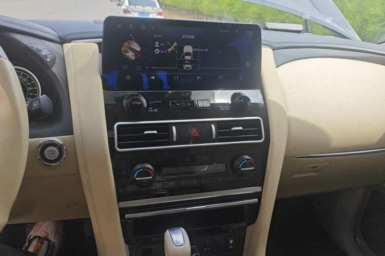Used Nissan Patrol  Audio And AC Panel
