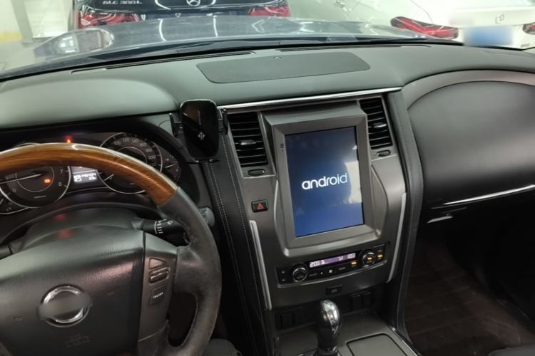 Used Nissan Patrol 2018 Y62 4.0 XE Middle East Center Console