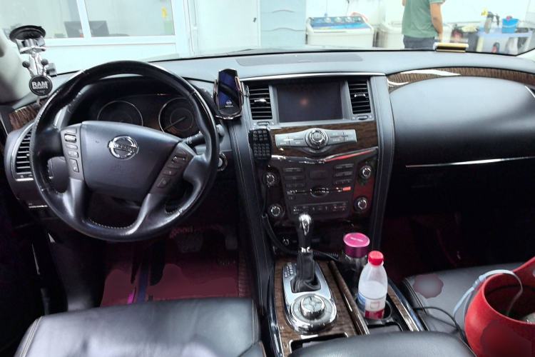 Used Nissan Patrol 2018 5.6L Standard Version Center Console