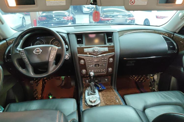 Used Nissan Patrol 2018 5.6L Standard Version Center Console