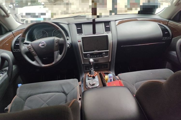 Used Nissan Patrol 2018 4.0L LinkedIn Edition Center Console
