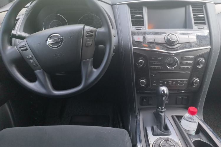Used Nissan Patrol 2018 4.0L LinkedIn Edition Center Console