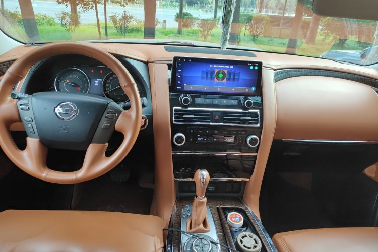 Used Nissan Patrol 2018 4.0L LinkedIn Edition Center Console