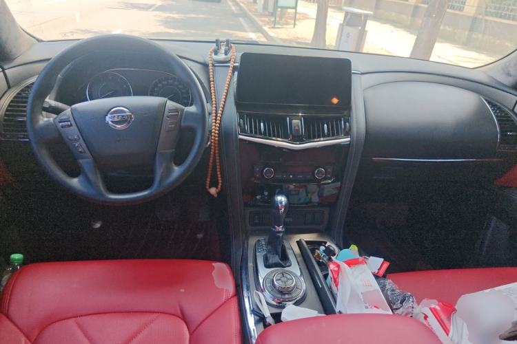 Used Nissan Patrol 2018 4.0L LinkedIn Edition Center Console