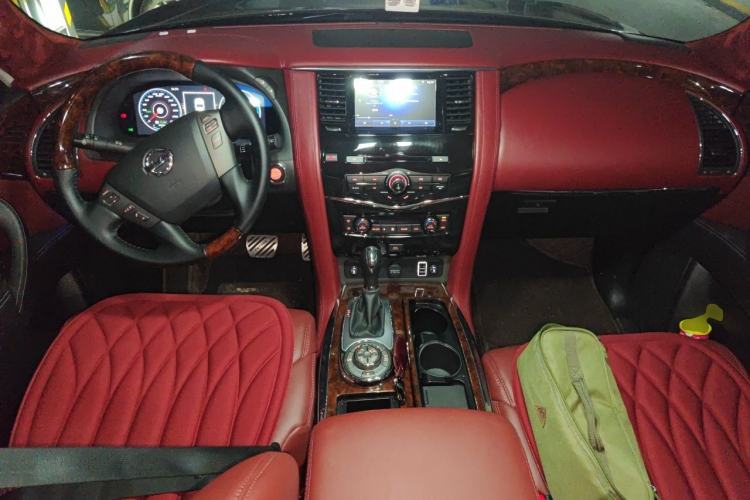 Used Nissan Patrol 2018 4.0L LinkedIn Edition Center Console