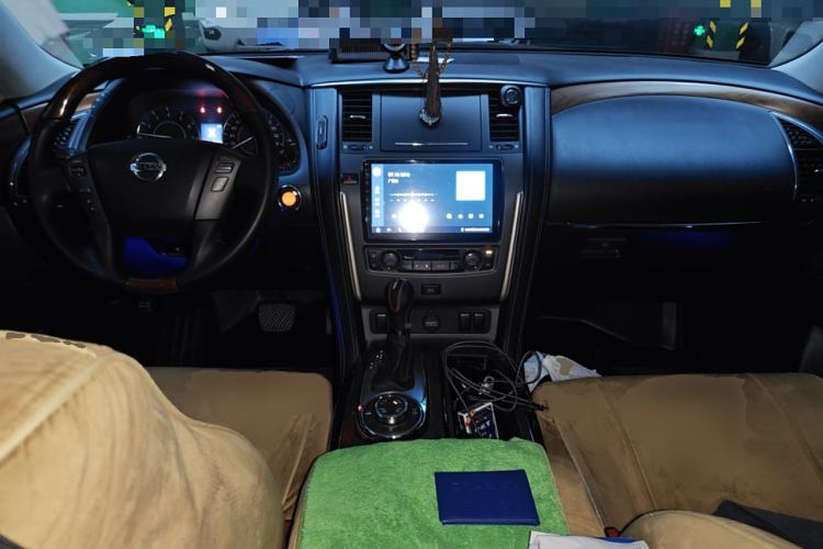 Used Nissan Patrol 2018 4.0L LinkedIn Edition Center Console